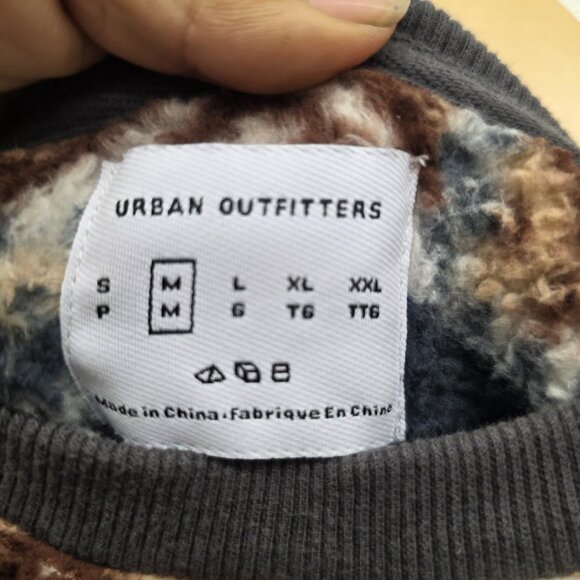 Urban Outfitters Cozy Sherpa Fair Isle Crew Neck Sweatshirt Men’s Size Medium - Picture 3 of 9